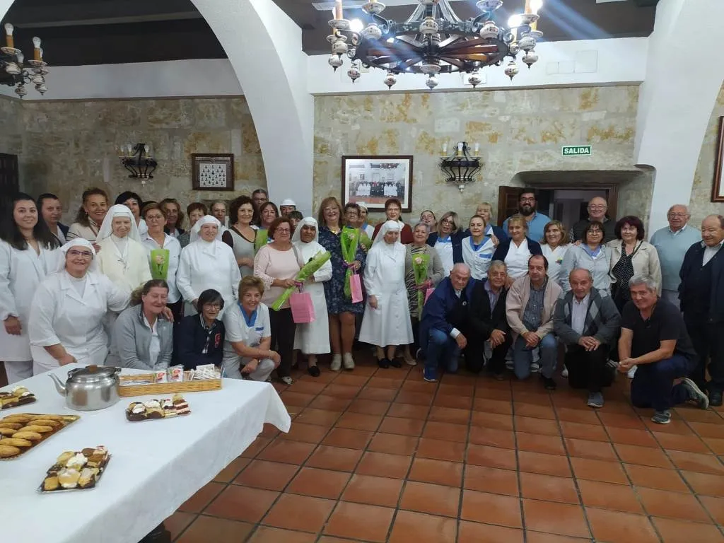 Foto 2 - El Hospital de la Pasi&oacute;n homenajea a los trabajadores que se han jubilado en los &uacute;ltimos a&ntilde;os