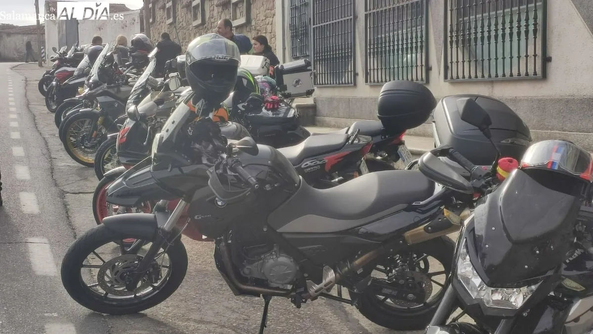La iniciativa del club motero Bruj@s Cipereñ@s y Paellas Gigantes David ha logrado recaudar en torno a 6.000 euros / CORRAL