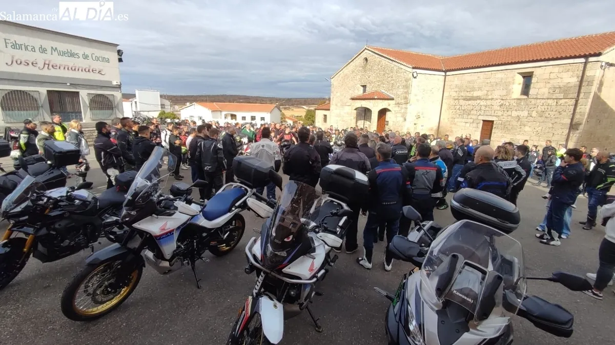 La iniciativa del club motero Bruj@s Cipereñ@s y Paellas Gigantes David ha logrado recaudar en torno a 6.000 euros / CORRAL