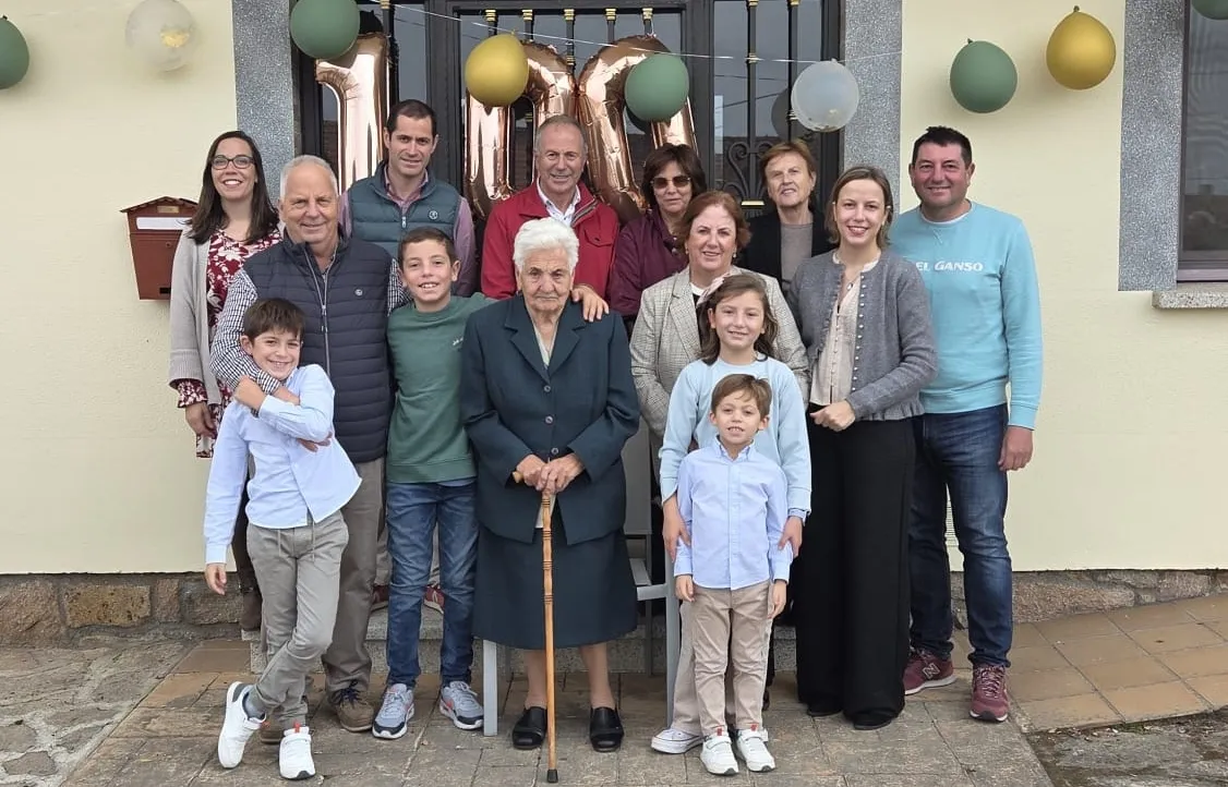 Florentina Vicente Sánchez estuvo acompañada de parte de su familia en este día especial