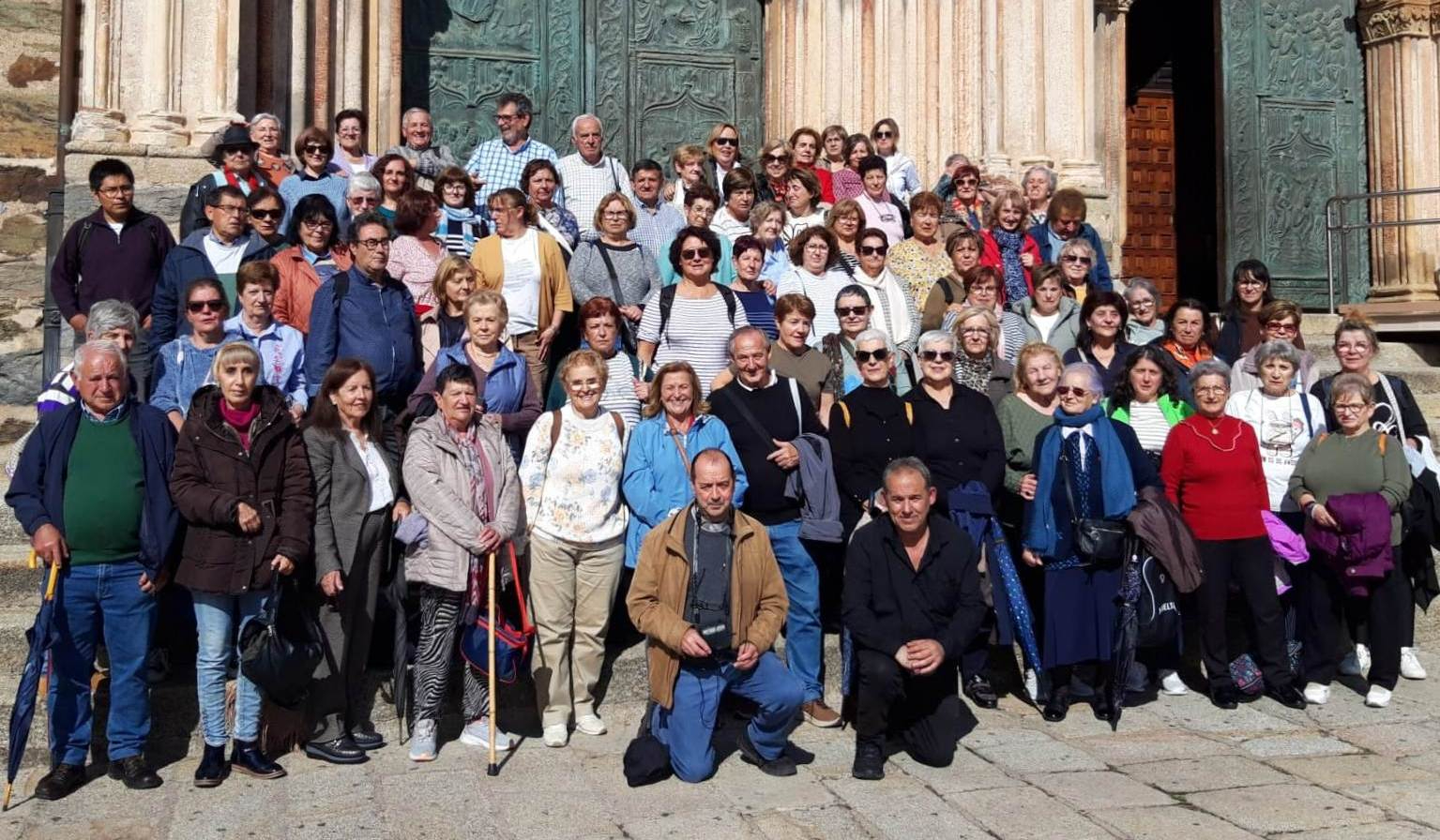 Más de 100 personas peregrinan con la Diócesis Civitatense al Monasterio de Guadalupe