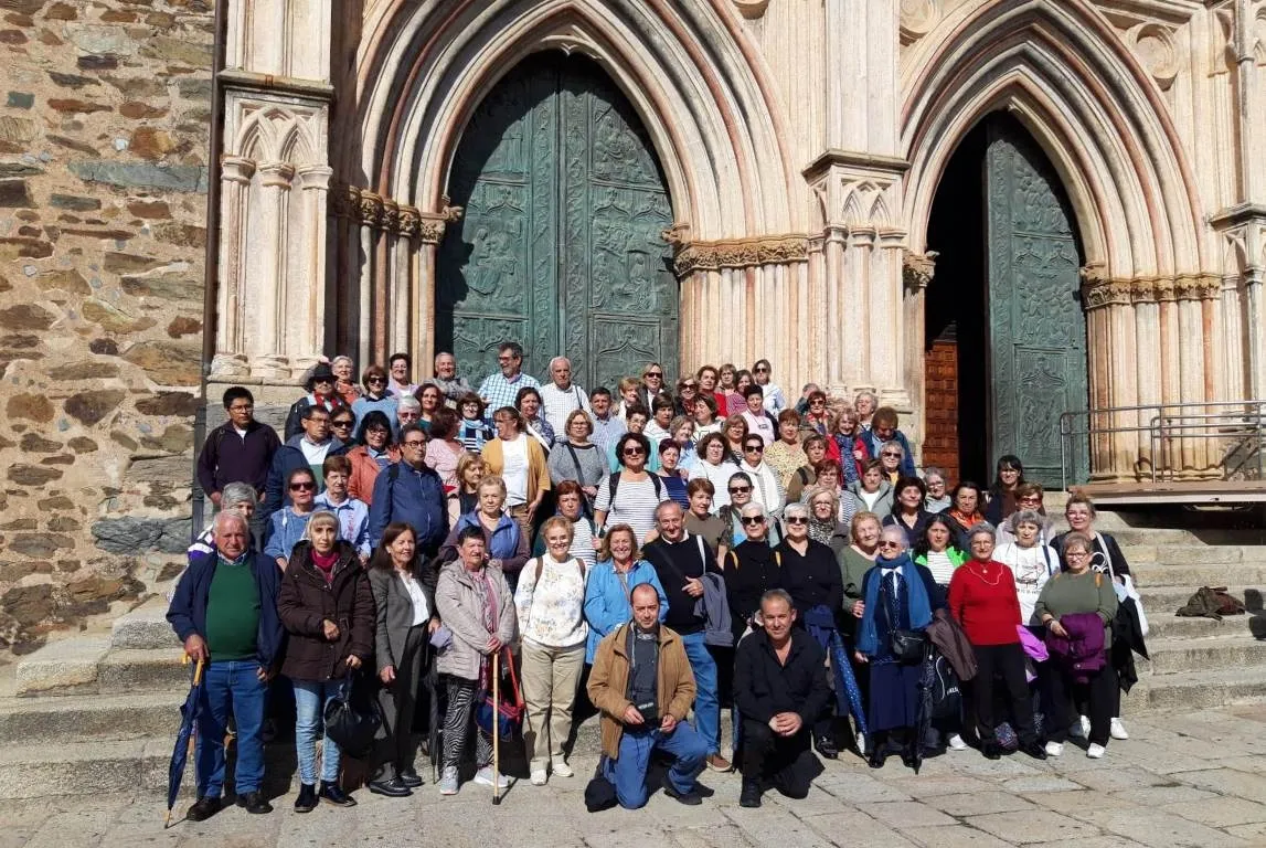 Foto 4 - M&aacute;s de 100 personas peregrinan con la Di&oacute;cesis Civitatense al Monasterio de Guadalupe