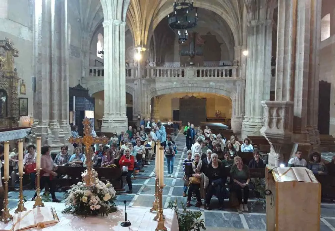 Foto 2 - M&aacute;s de 100 personas peregrinan con la Di&oacute;cesis Civitatense al Monasterio de Guadalupe