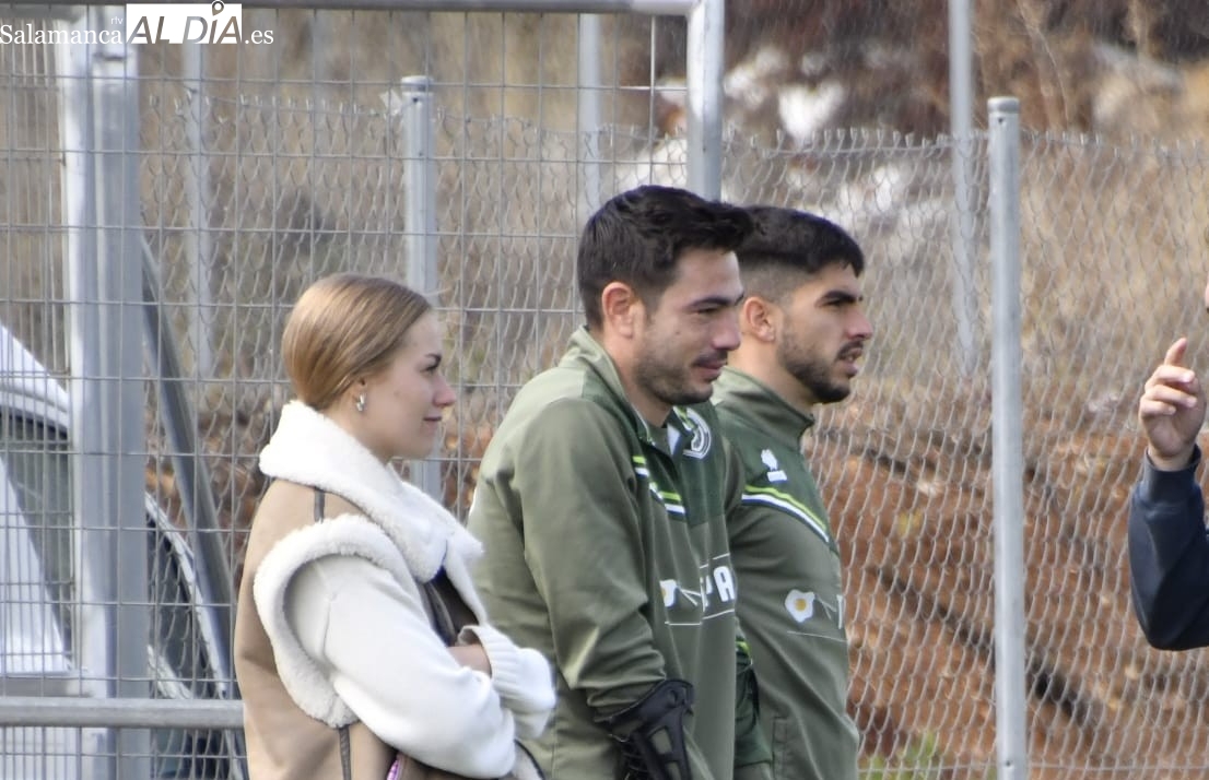 FOTOS | Ramiro Mayor, con muletas, Prada y Álvaro Santiago, ausencias en el entrenamiento de Unionistas