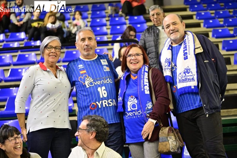 FOTOS | La Marea Azul del Perfumerías Avenida se va acostumbrando a la Eurocup 