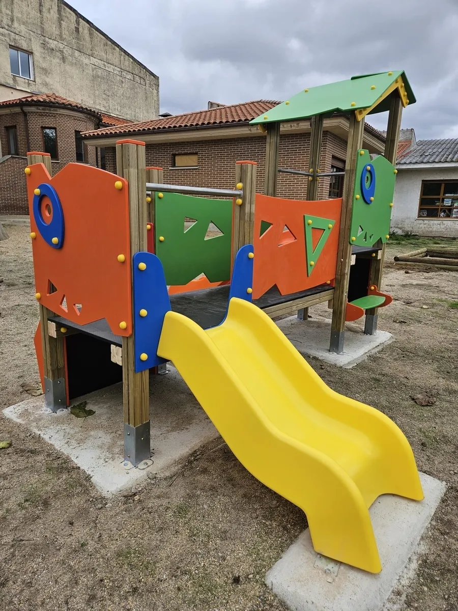 Nuevo parque en el patio de infantil