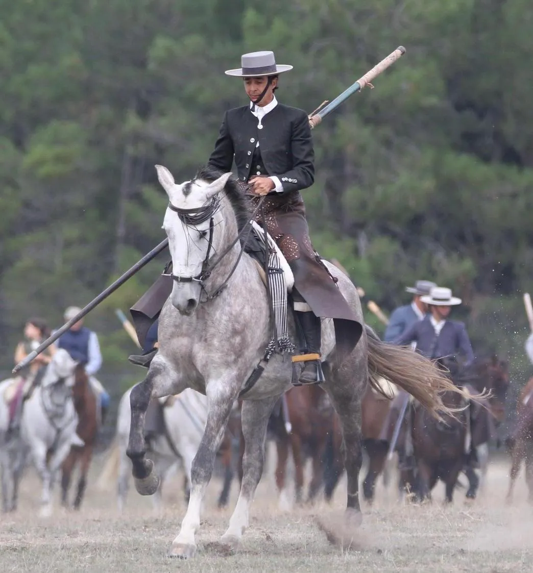 Foto 2 - Ver&oacute;nica y Pedro Guti&eacute;rrez Lorenzo pregonar&aacute;n el Carnaval 2026 para la Pe&ntilde;a El Caballo