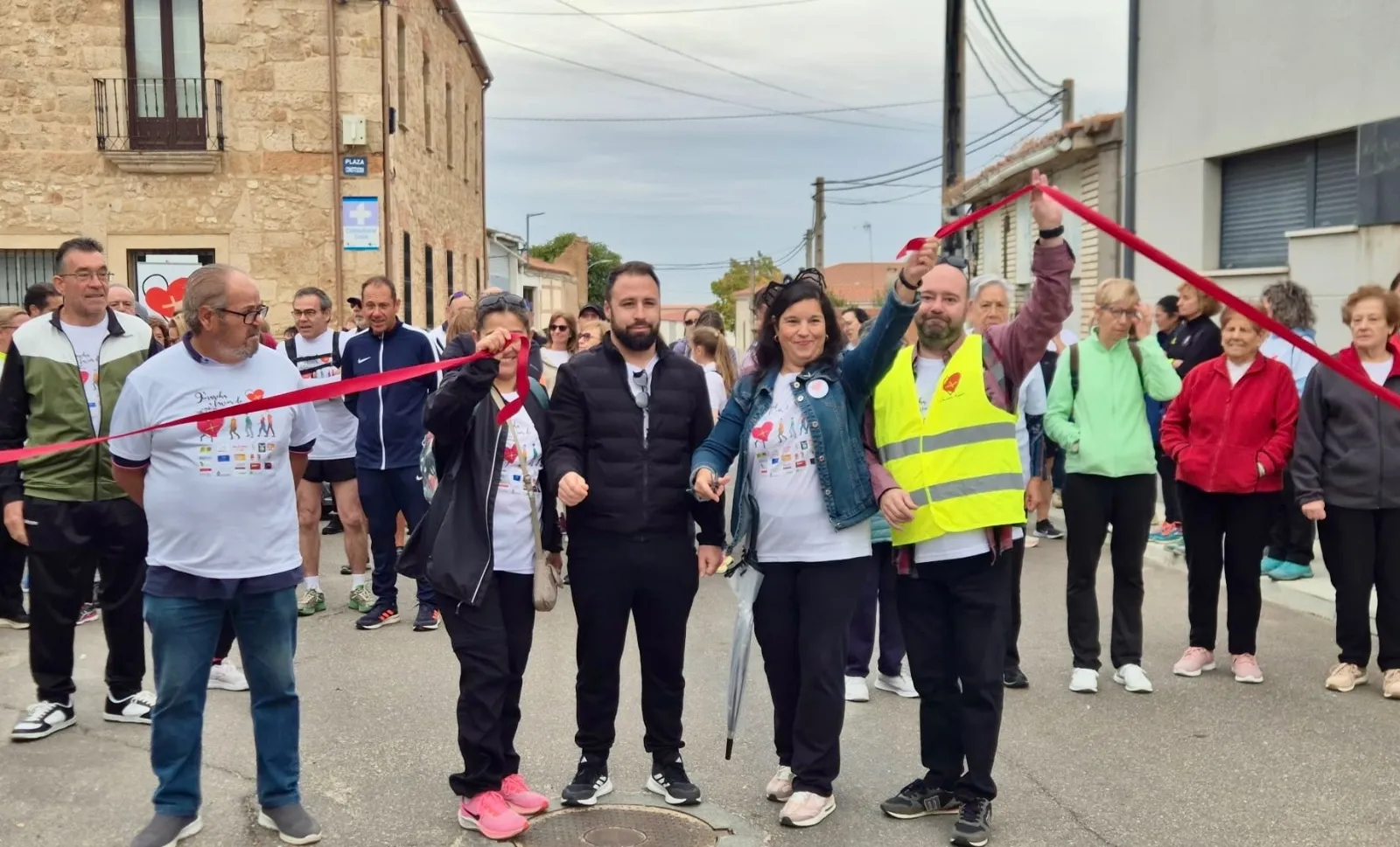 Foto 4 - Gran ambiente en la 9&ordf; Marcha Solidaria de Villar de Gallimazo en favor de El Paciente Xperto