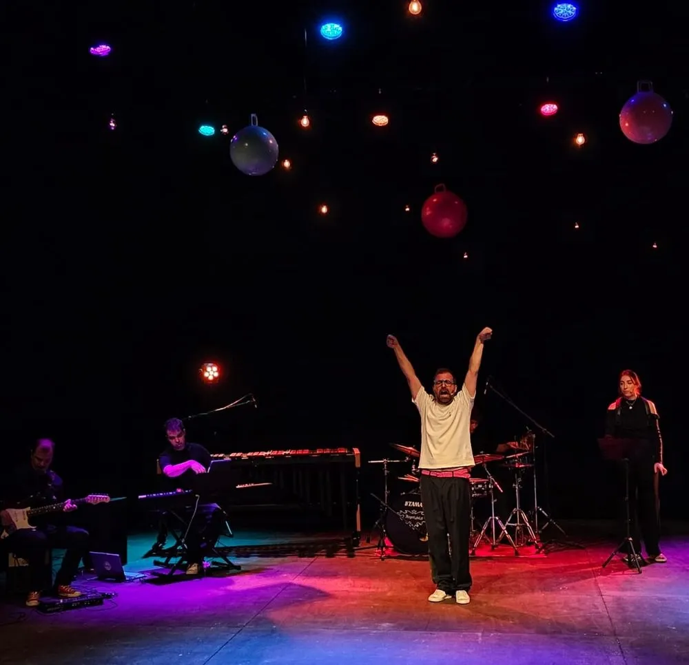 Foto 2 - V&Iacute;DEO | Jes Martin's llena en el estreno de su musical sobre el autismo en Salamanca