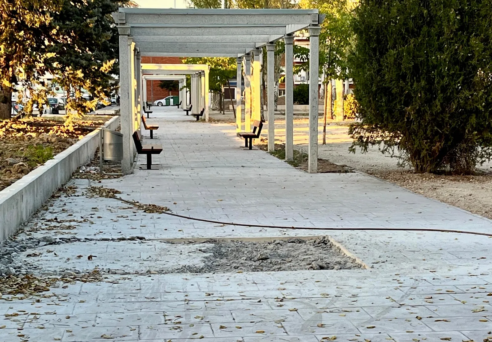 Foto 3 - Charcos y defectos en el nuevo parque de Los Jardines: Nueva denuncia del Partido Popular
