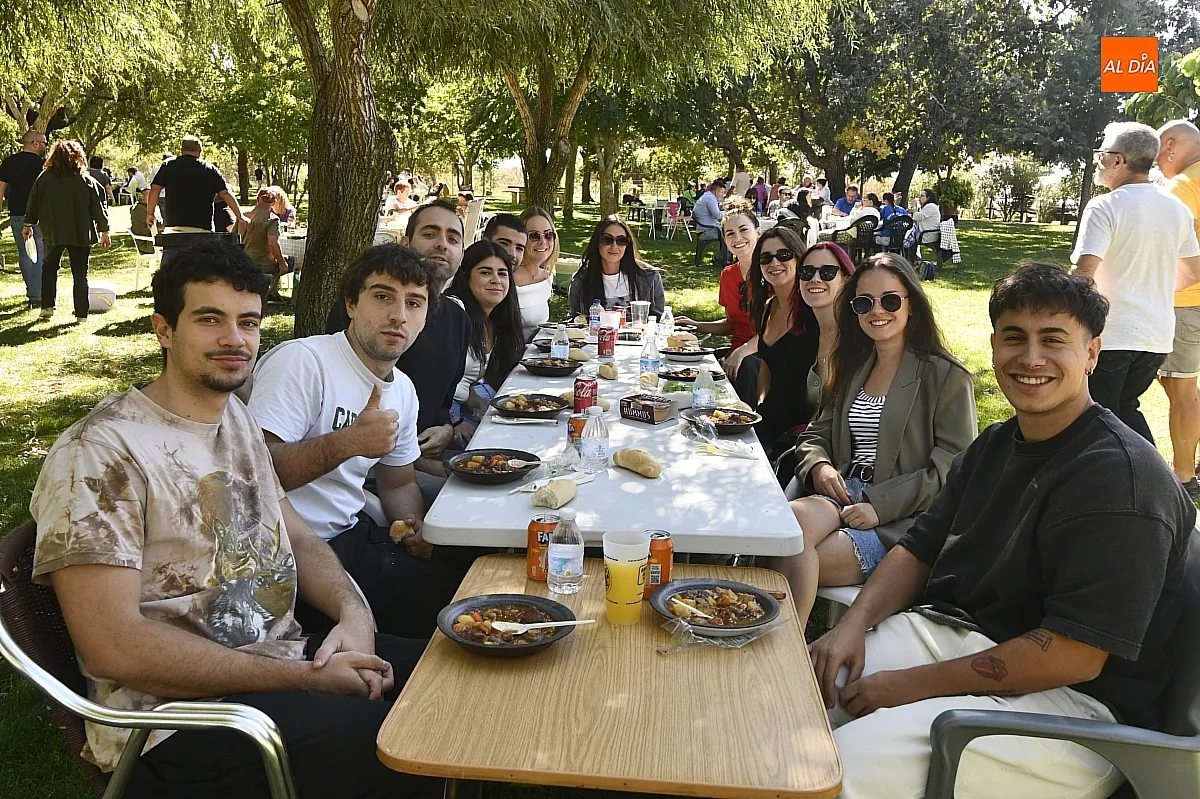 Comida popular fiestas de Alba de Yeltes/ Fotos: Adrián M.Pastor