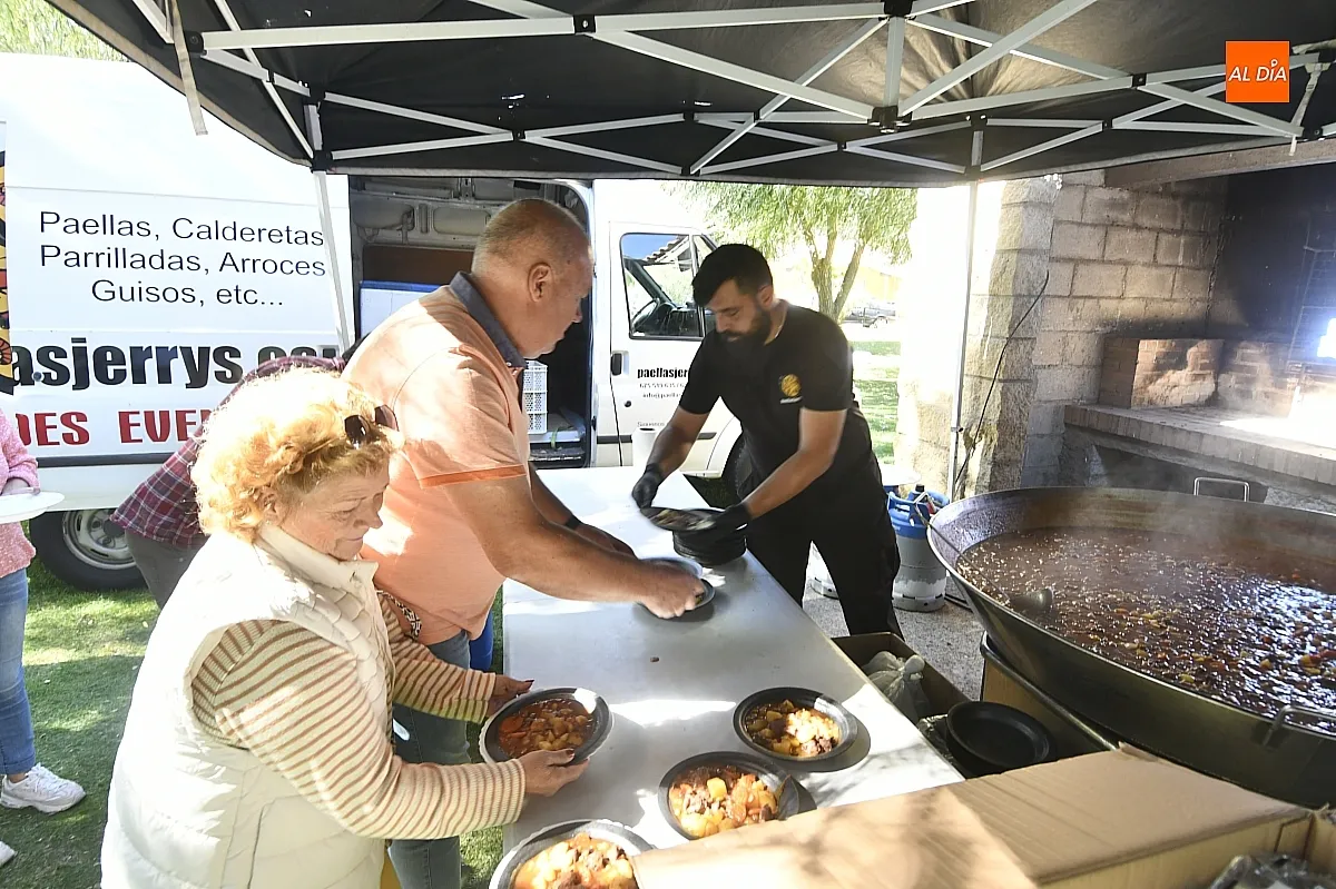 Comida popular fiestas de Alba de Yeltes/ Fotos: Adrián M.Pastor