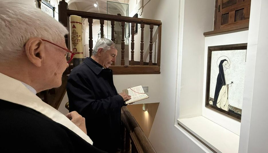 Esmalte de Santa Teresa llega a Alba de Tormes donado