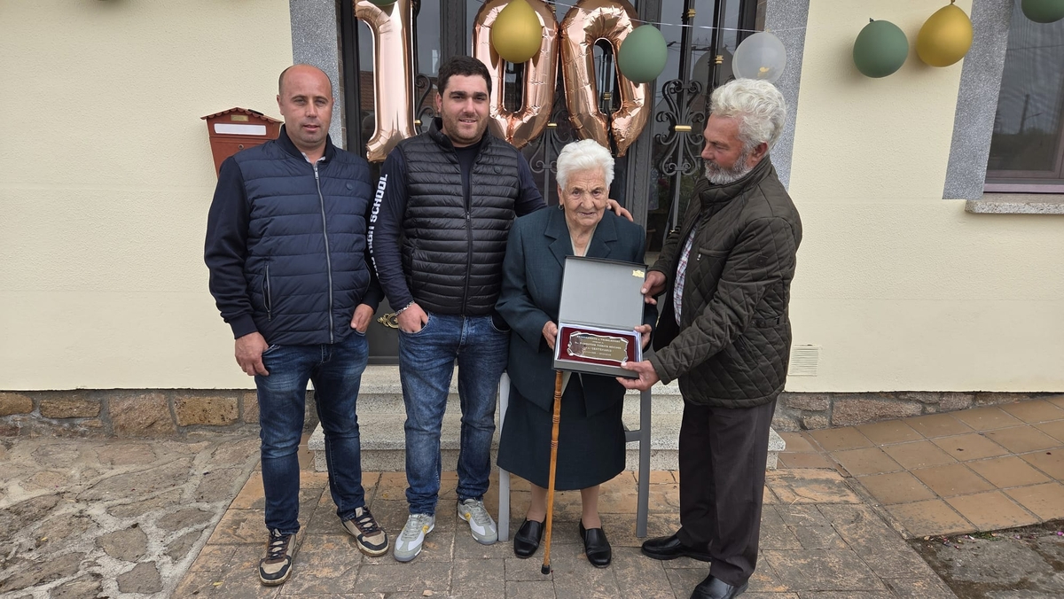 Valsalabroso homenajea a Florentina Vicente por sus 100 años