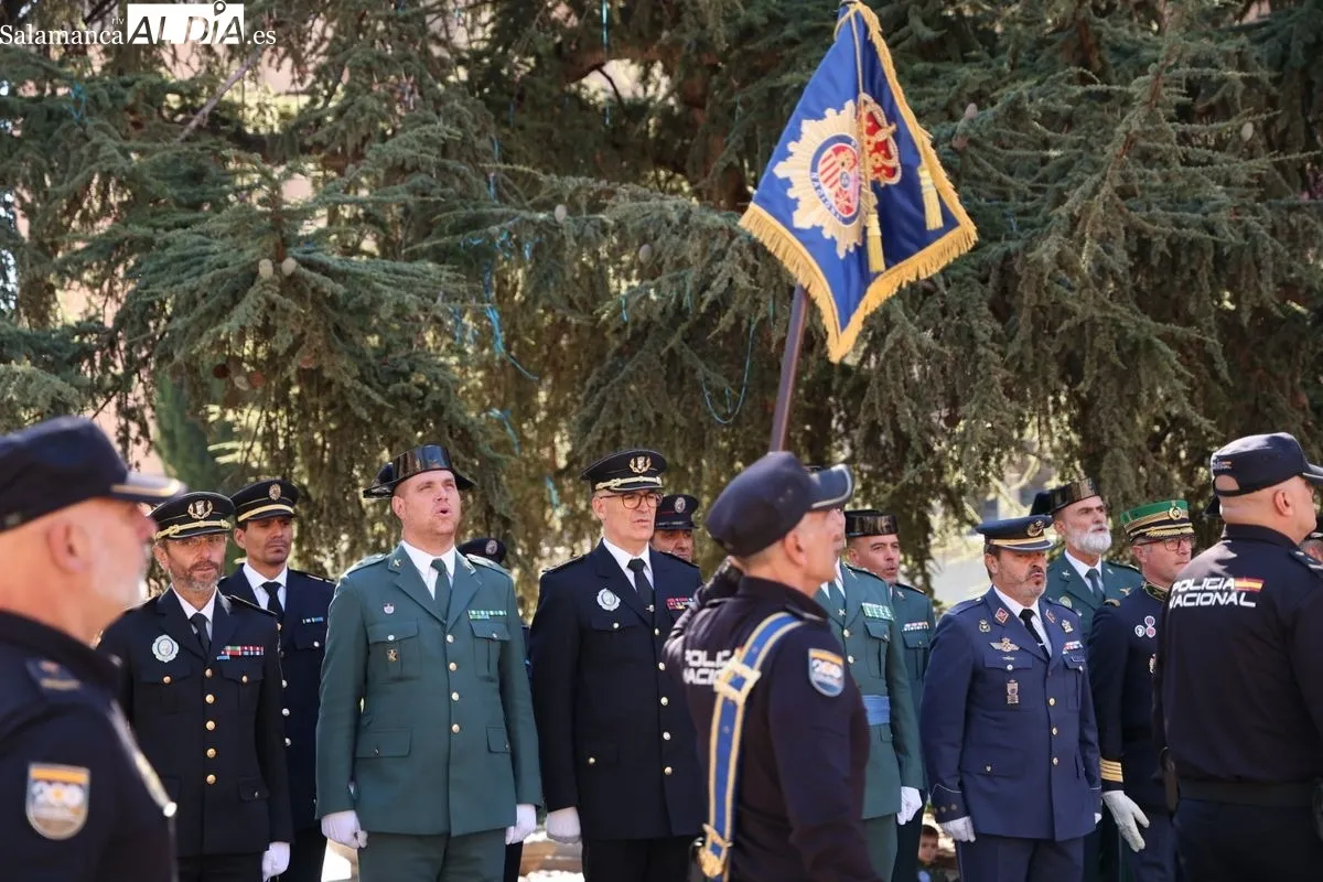 Acto del Día de la Policía Nacional en la plaza de Anaya, en Salamanca. Foto de David Sañudo