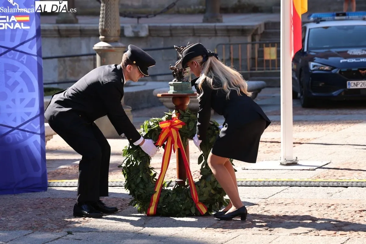Acto del Día de la Policía Nacional en la plaza de Anaya, en Salamanca. Foto de David Sañudo