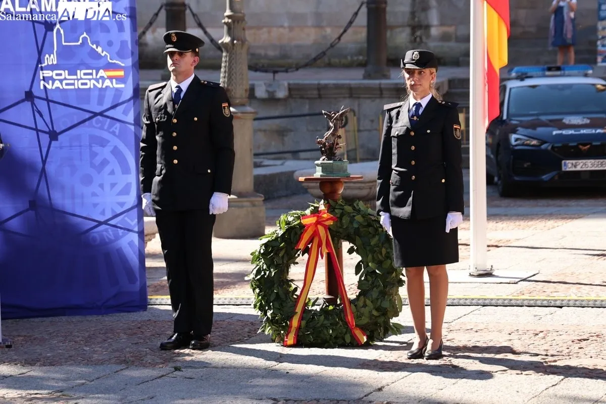 Acto del Día de la Policía Nacional en la plaza de Anaya, en Salamanca. Foto de David Sañudo