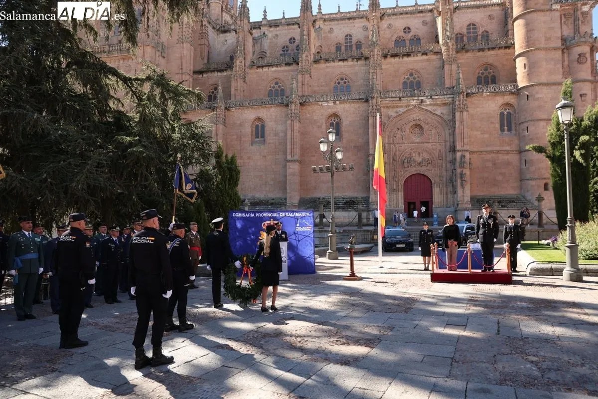 Acto del Día de la Policía Nacional en la plaza de Anaya, en Salamanca. Foto de David Sañudo