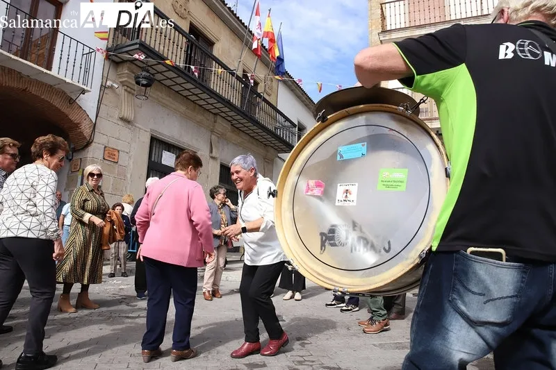 Foto 3 - De la misa charra a la m&uacute;sica de DJ en el d&iacute;a grande de los mayores