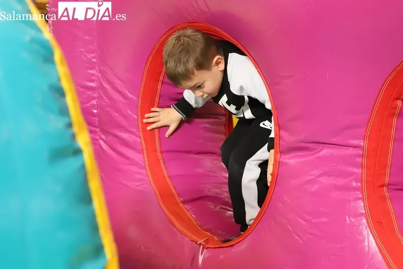 Foto 2 - La diversi&oacute;n infantil se desborda en Alba de Tormes 