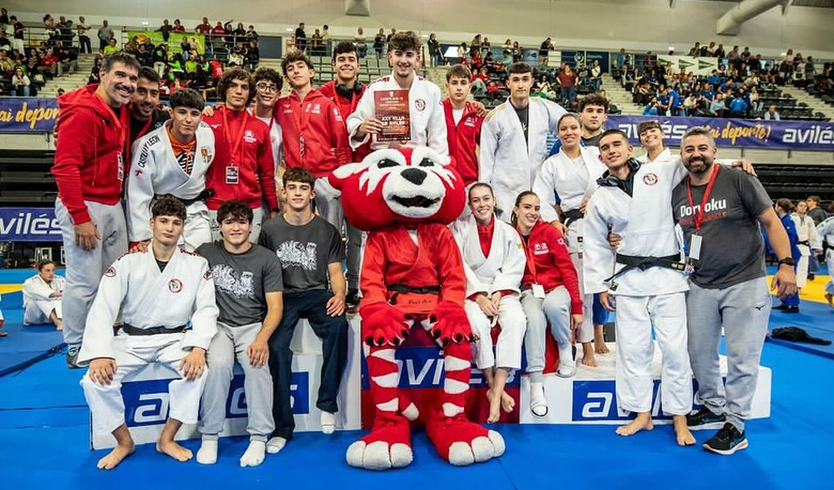 El judoka Mario Olcina del Doryoku gana el bronce en el Villa de Avilés
