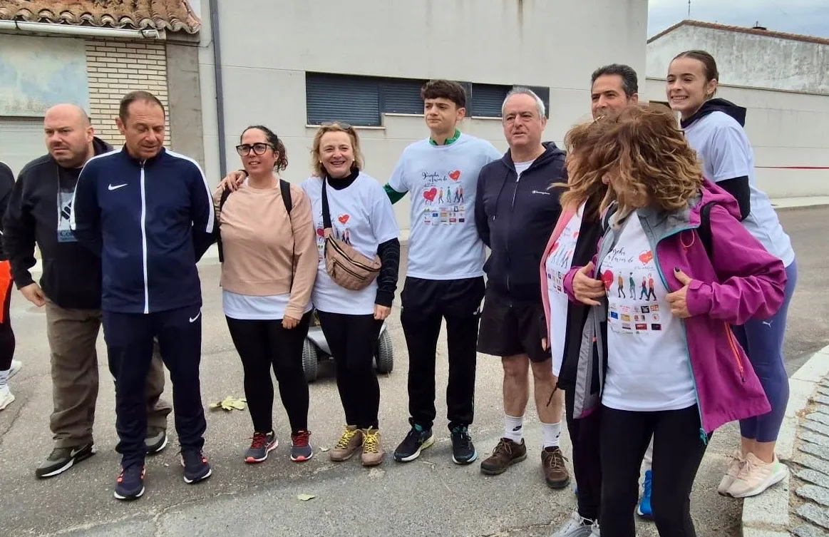 Foto 3 - Gran ambiente en la 9&ordf; Marcha Solidaria de Villar de Gallimazo en favor de El Paciente Xperto