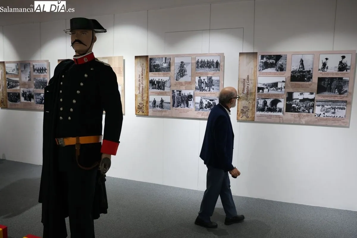 Exposición fotográfica de la Guardia Civil en el Casino de Salamanca. Foto de David Sañudo