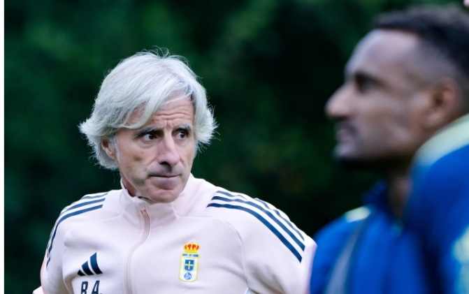 El ex de Unionistas que entrena de forma interina a un equipo de Primera División