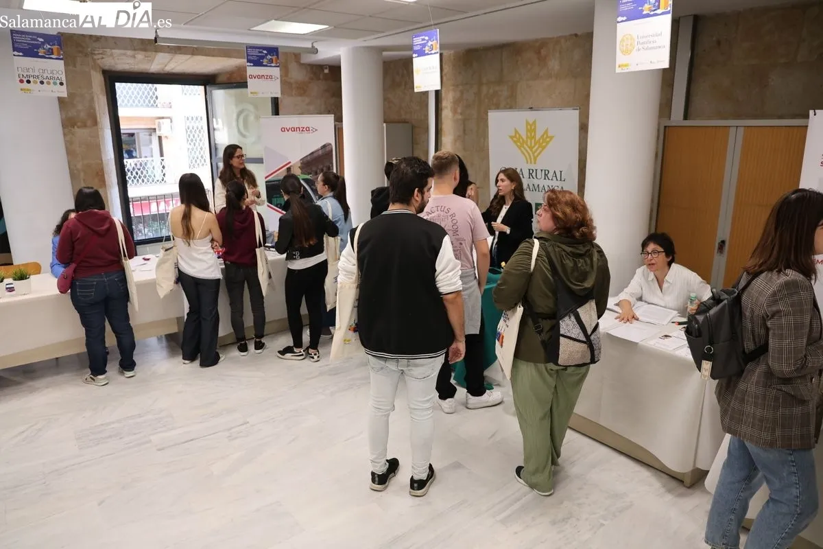 Feria de Empleo de Salamanca en la Cámara de Comercio. Foto de David Sañudo
