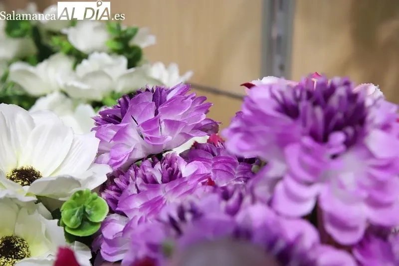 Foto 15 - Regalos Cosas: flores a medida para honrar la memoria en Todos los Santos