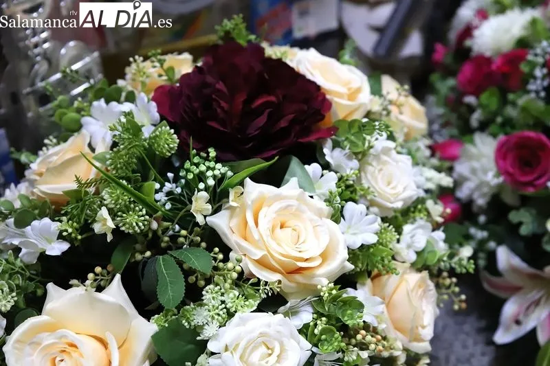 Foto 11 - Regalos Cosas: flores a medida para honrar la memoria en Todos los Santos