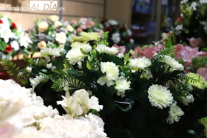 Foto 9 - Regalos Cosas: flores a medida para honrar la memoria en Todos los Santos