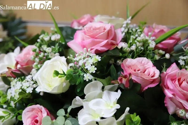 Foto 6 - Regalos Cosas: flores a medida para honrar la memoria en Todos los Santos