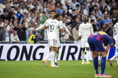 El Real Madrid anula al Barça en un Clásico caliente (2-1)
