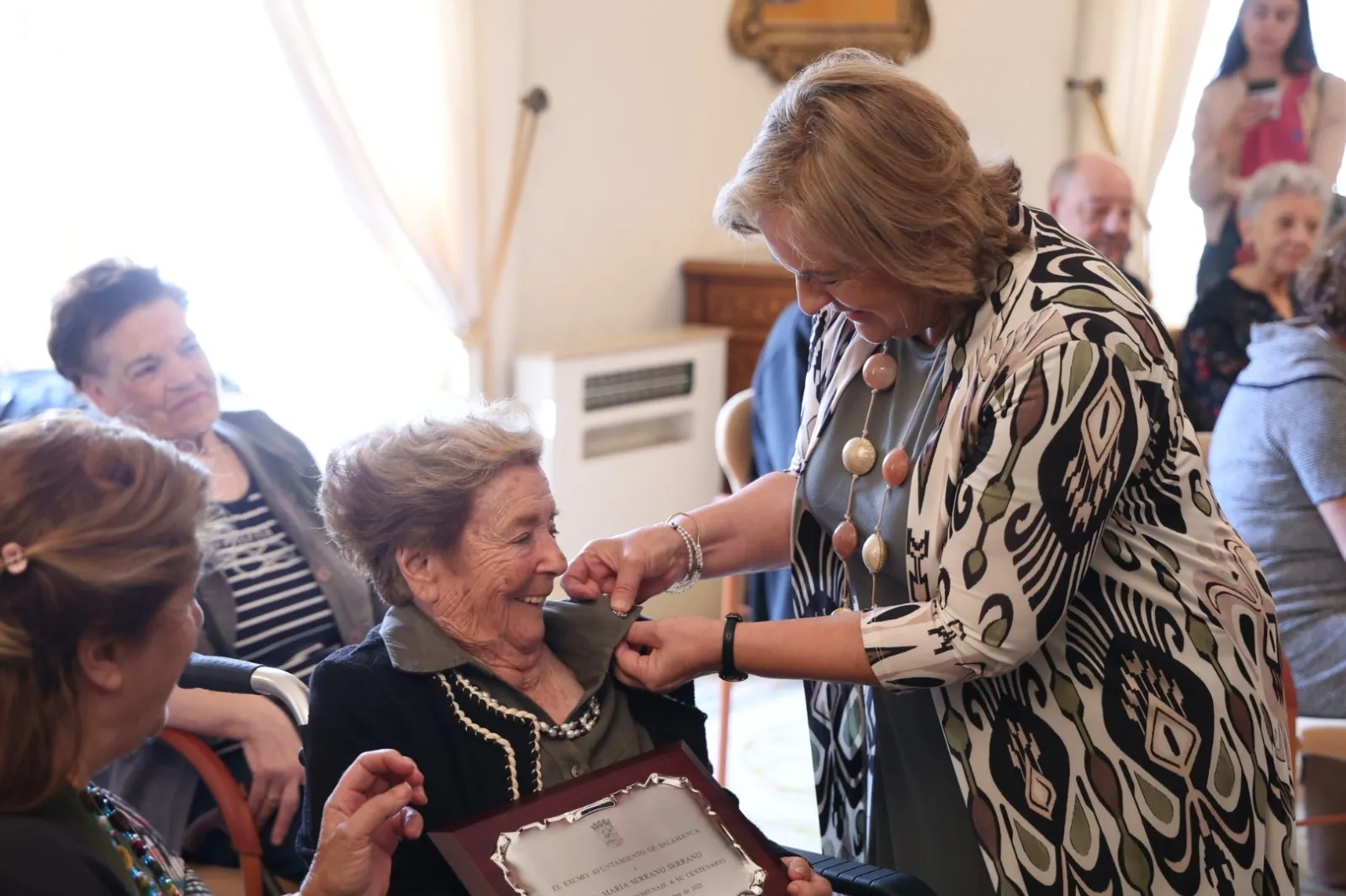 Homenaje mujeres centenarias en el Ayuntamiento de Salamanca | Fotos: David Sañudo