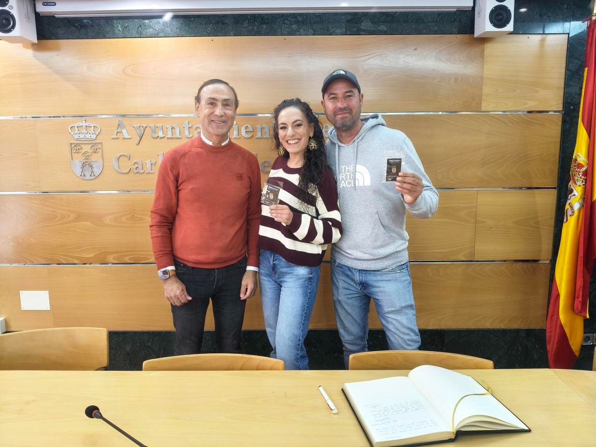 Carbajosa homenajea a los aventureros Chema y Mireia