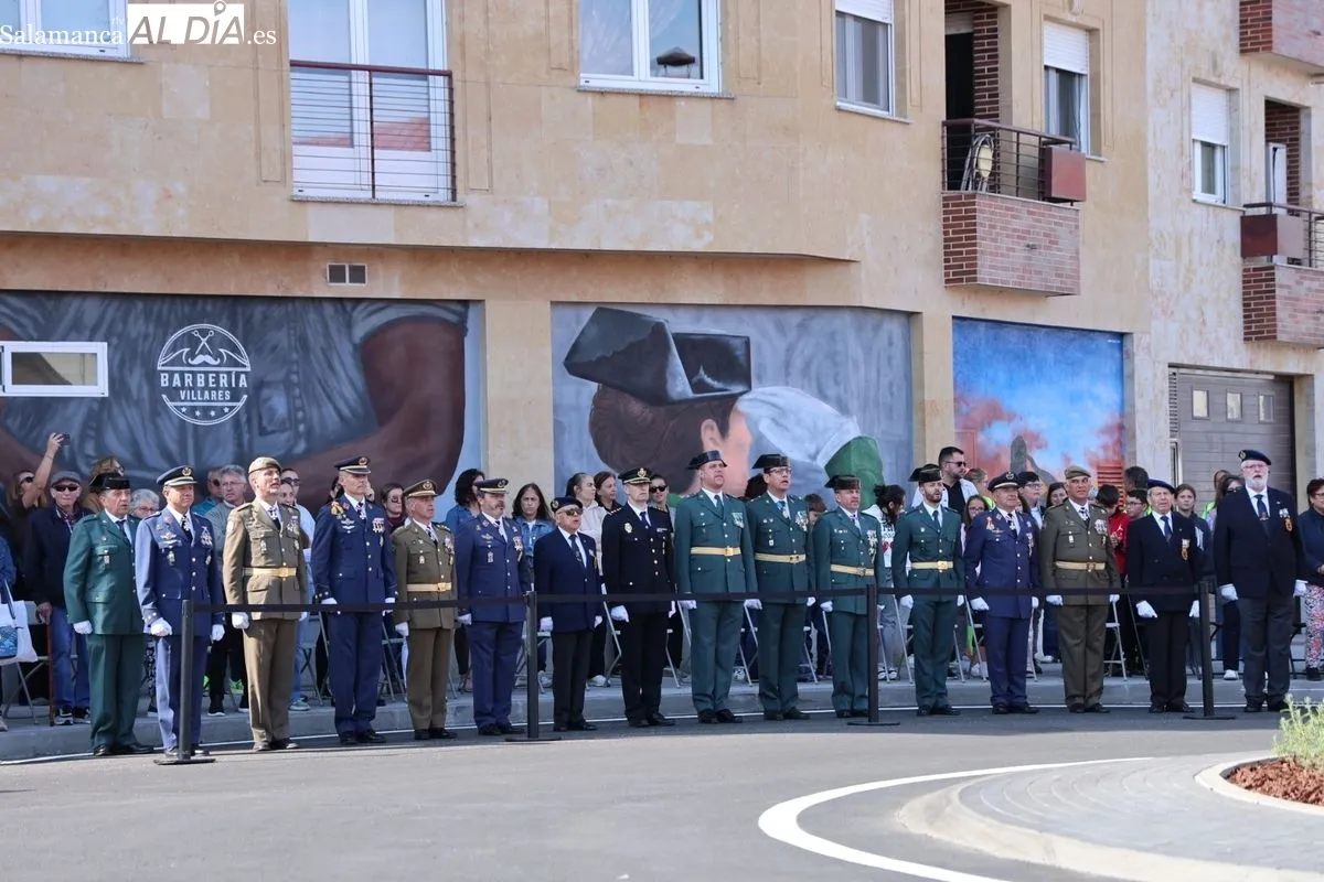 Villares de la Reina inaugura una glorieta en honor a la Guardia Civil. Foto de David Sañudo