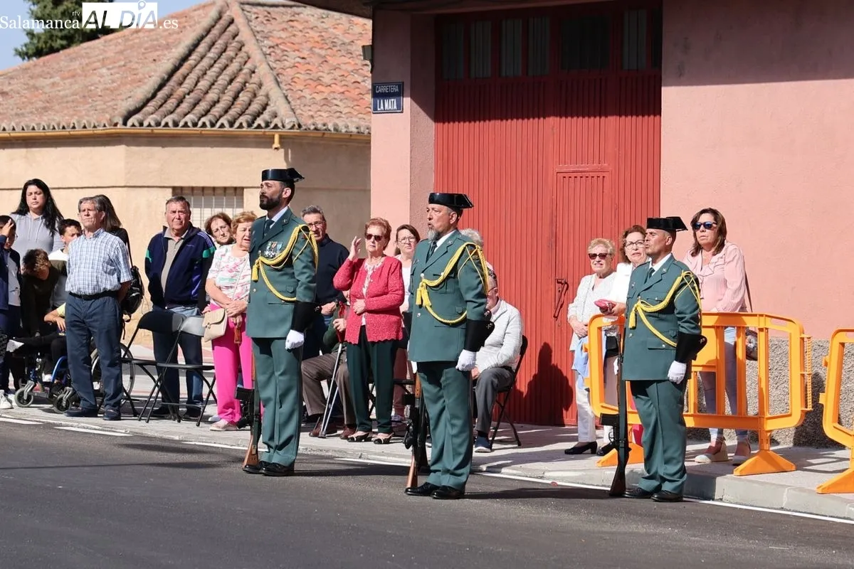 Villares de la Reina inaugura una glorieta en honor a la Guardia Civil. Foto de David Sañudo