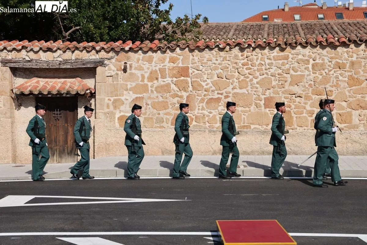 Villares de la Reina inaugura una glorieta en honor a la Guardia Civil. Foto de David Sañudo