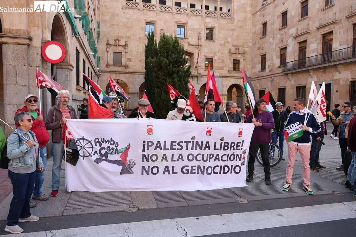 Manifestación de CCOO en la Gran Vía de Salamanca, ante la Subdelegación del Gobierno. Foto de David Sañudo