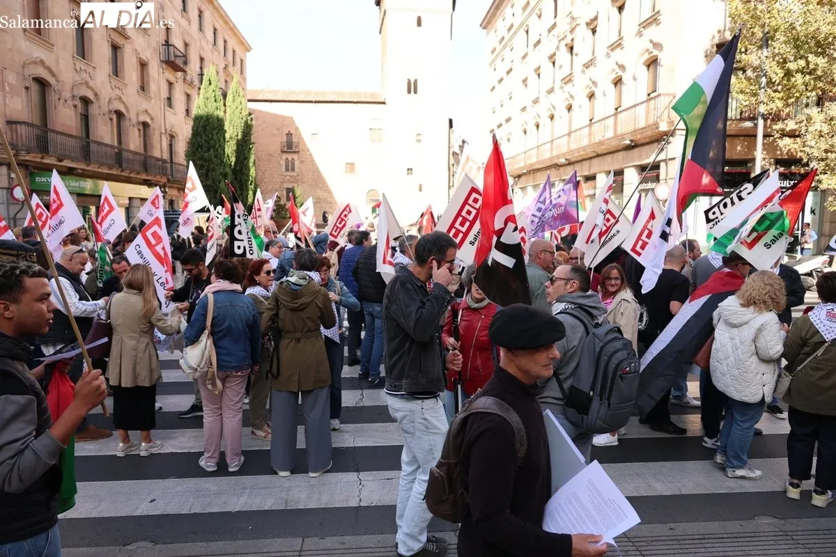 Manifestación de CCOO en la Gran Vía de Salamanca, ante la Subdelegación del Gobierno. Foto de David Sañudo