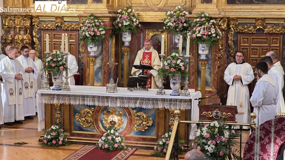 El obispo de Salamanca pide priorizar la evangelización en el legado teresiano