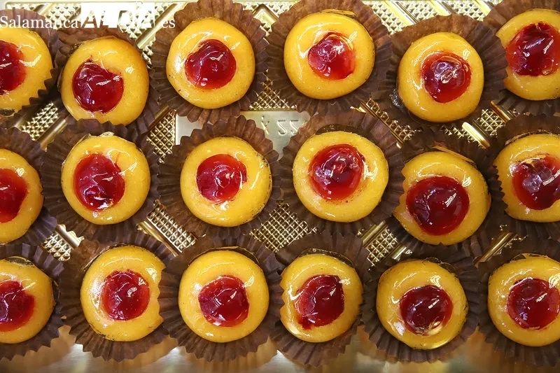 Foto 2 - Pasteler&iacute;a Teresiana, fiel a la tradici&oacute;n m&aacute;s dulce de Todos los Santos