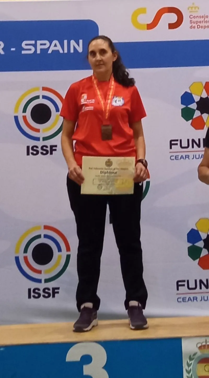 Foto 2 - La tiradora salmantina Elena M&ordf; Zarzoso brilla en el Campeonato de Espa&ntilde;a de Armas Deportivas