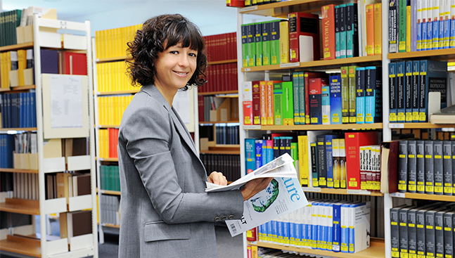 La USAL nombra doctora honoris causa a la Nobel Charpentier