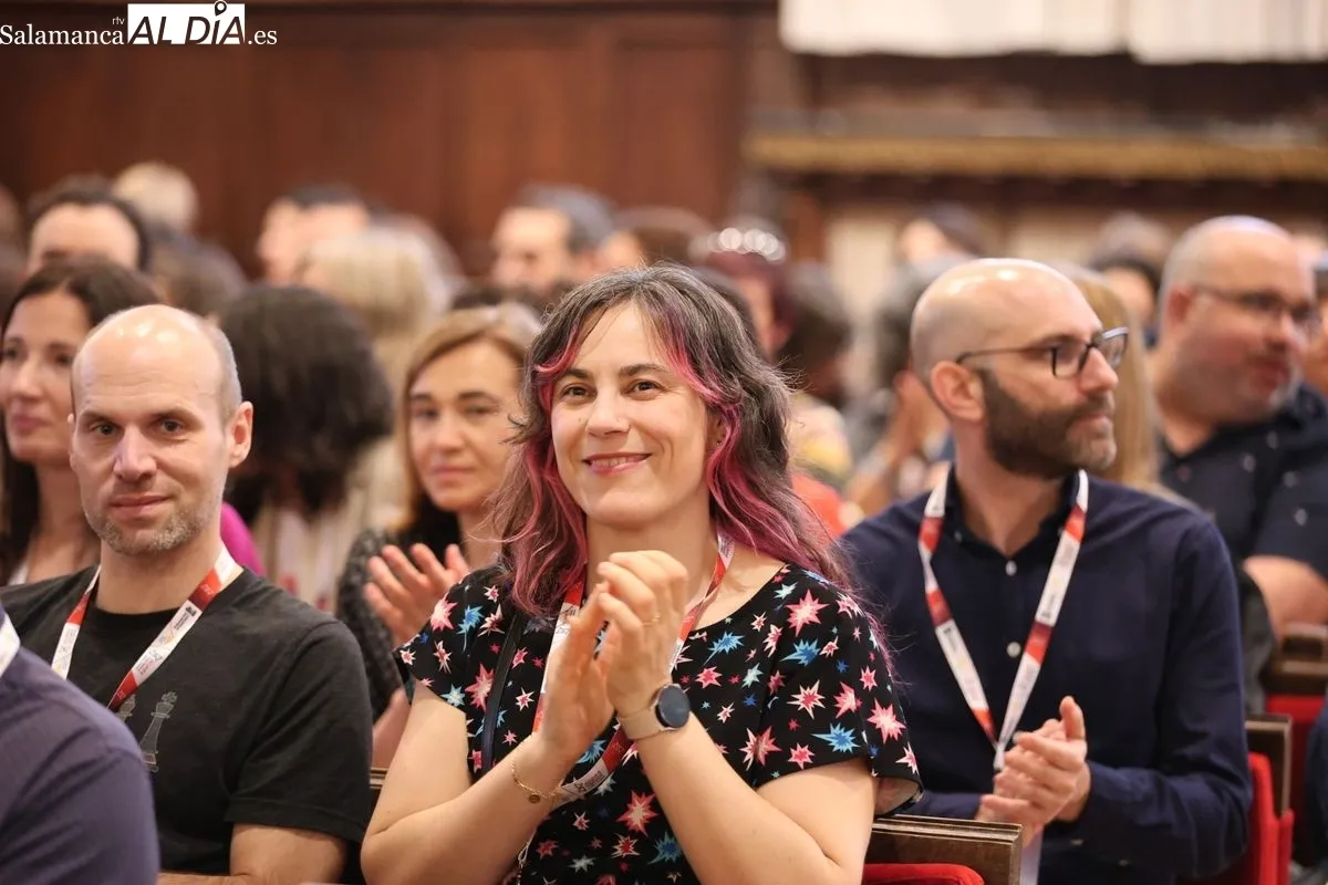 El Paraninfo acoge el reencuentro de los antiguos alumnos de la USAL 20 y 25 años después | FOTOS: David Sañudo 