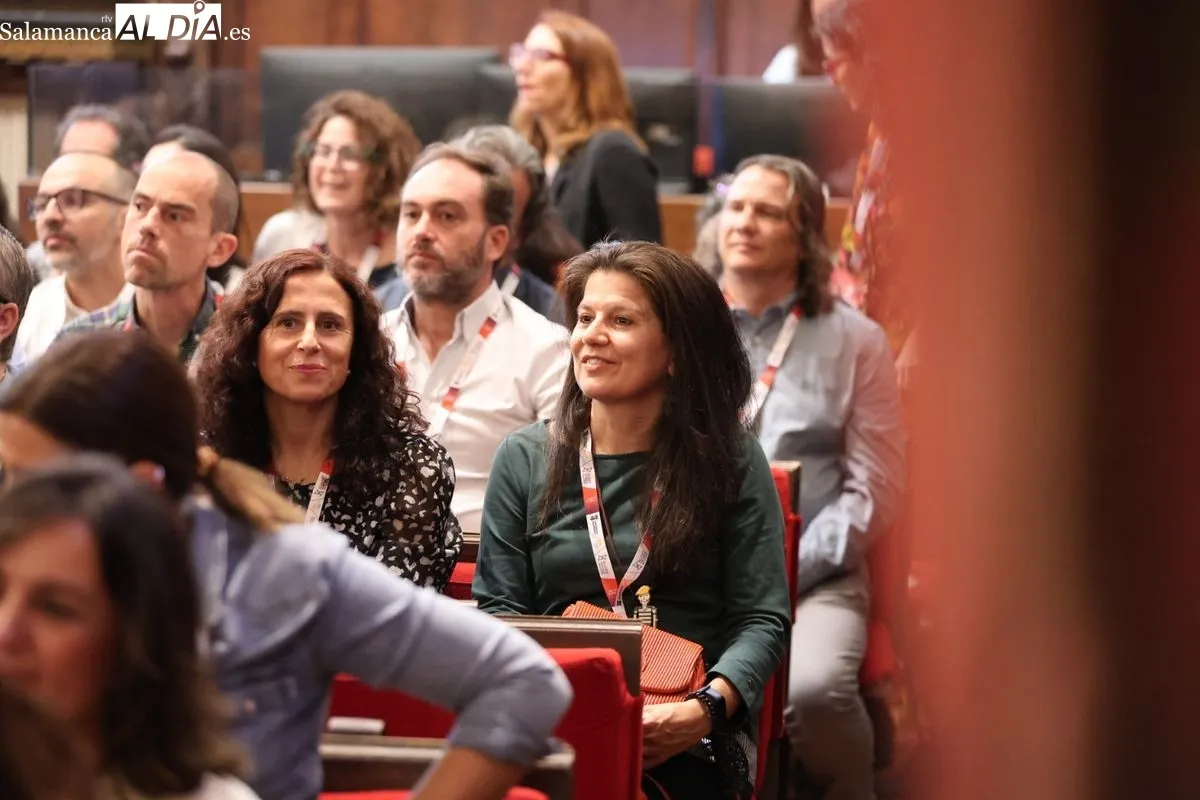 El Paraninfo acoge el reencuentro de los antiguos alumnos de la USAL 20 y 25 años después | FOTOS: David Sañudo 