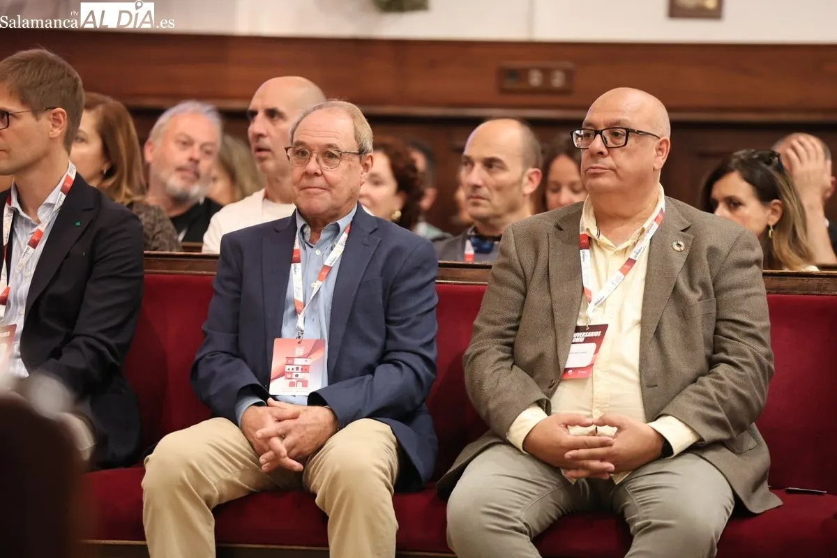 El Paraninfo acoge el reencuentro de los antiguos alumnos de la USAL 20 y 25 años después | FOTOS: David Sañudo 