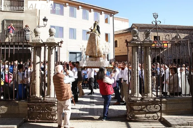 Foto 17 - Santa Teresa abandona la clausura para iniciar ocho d&iacute;as de fiesta y devoci&oacute;n en Alba de Tormes