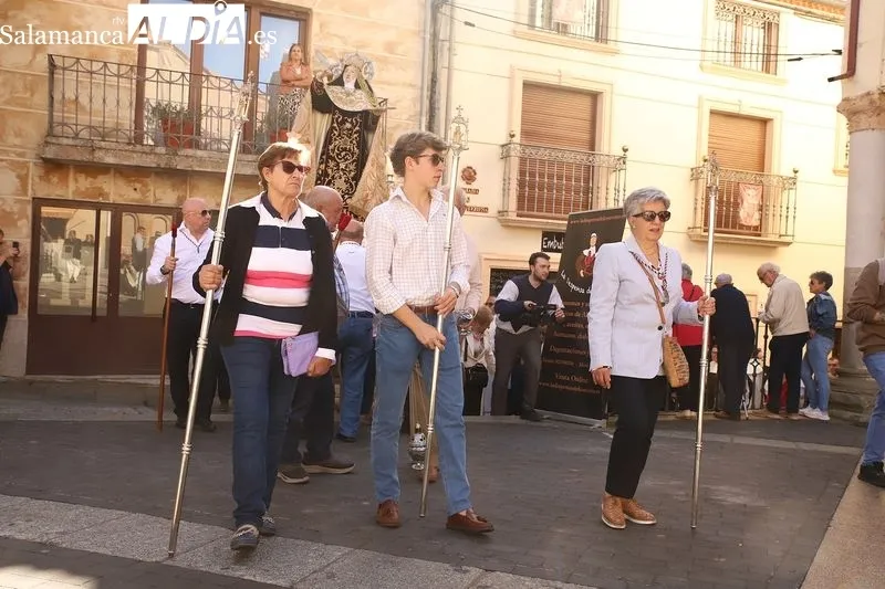 Foto 14 - Santa Teresa abandona la clausura para iniciar ocho d&iacute;as de fiesta y devoci&oacute;n en Alba de Tormes